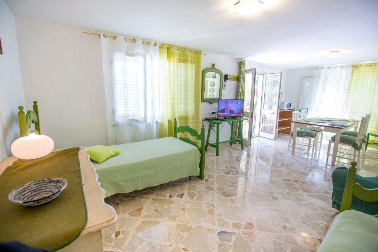 Casa Bianca Rais Gerbi Apartment Finale Екстериор снимка