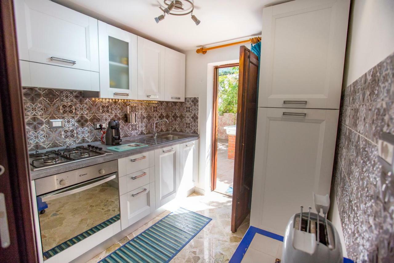 Casa Bianca Rais Gerbi Apartment Finale Екстериор снимка